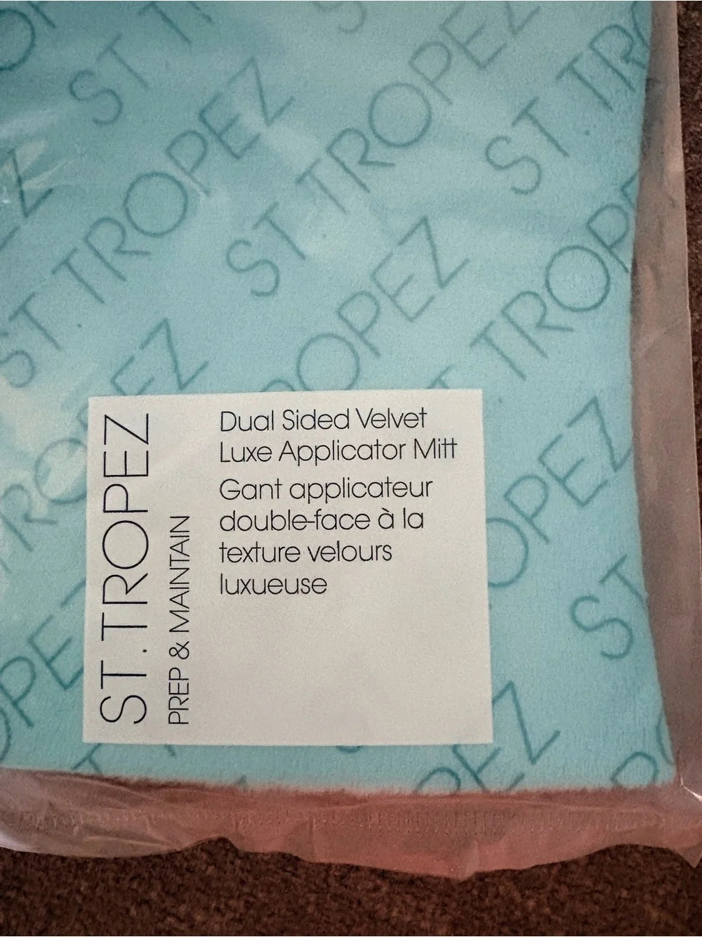 St. Tropez Bronzing Mousse with Blue Velvet Dual-Sided Applicator Mitt